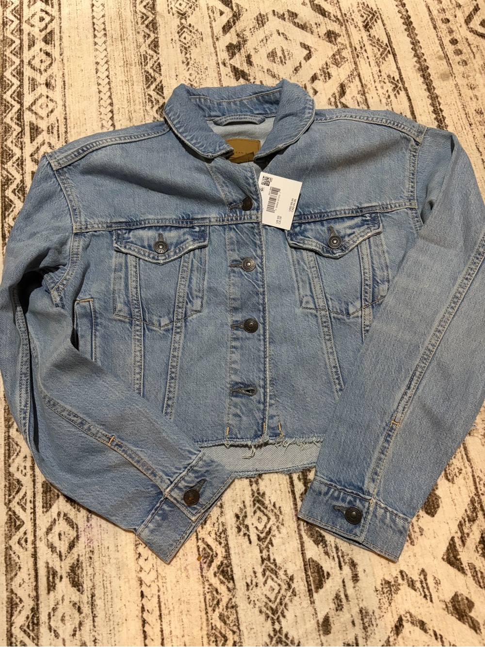 American Eagle cropped Light Blue Denim Jacket - Classic Trucker Style